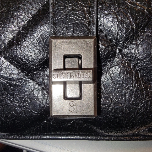 Steve Madden Black Quilted Shoulder Bag 🖤👜 with Pink XOXO Wallet 💗💋💄 - Picture 2 of 5